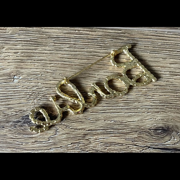 NWOT Rhinestone “BARBIE” Brooch - Picture 5 of 6